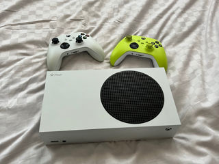 Xbox Series S 2 controlere