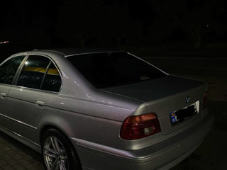 BMW 5 Series foto 5