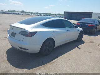 Tesla Model 3 foto 3