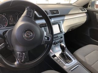 Volkswagen Passat foto 7