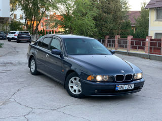 BMW 5 Series foto 1