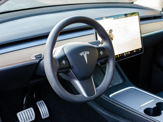 Tesla Model Y foto 7