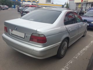 BMW 5 Series foto 4