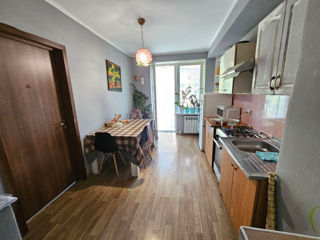 Apartament cu 2 camere, 55 m², Buiucani, Chișinău foto 8
