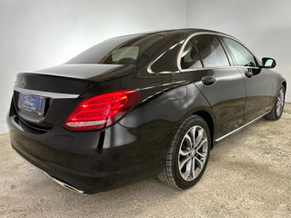 Mercedes C-Class foto 12