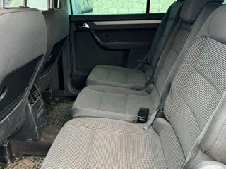 Volkswagen Touran foto 9