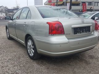 Toyota Avensis foto 3