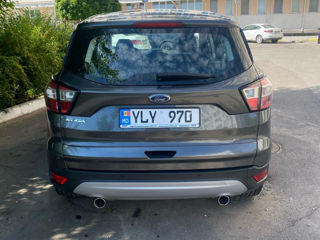 Ford Kuga foto 2