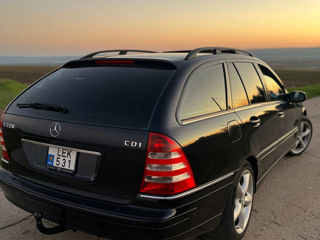 Mercedes C-Class foto 5