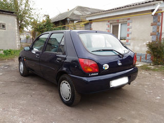 Ford Fiesta foto 5