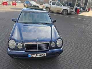 Mercedes E-Class foto 7