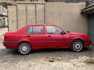 Volkswagen Vento foto 1