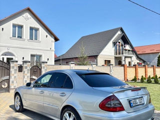 Mercedes E-Class foto 1