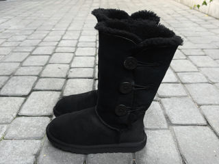 UGG Bailey Button Triplet Boots. Размер 37. Оригинал. В идеальном состоянии. foto 2