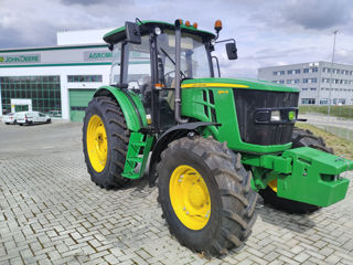 John Deere 6110B foto 2