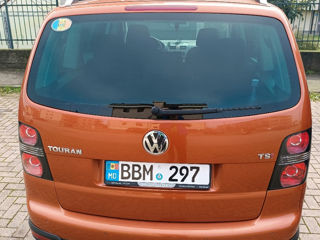 Volkswagen Touran foto 4