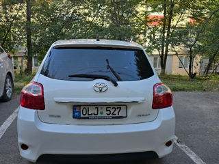 Toyota Auris foto 1