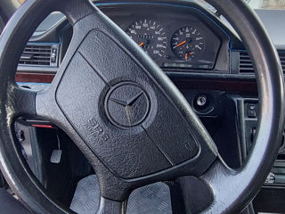 Mercedes E-Class foto 8