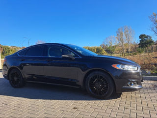 Ford Fusion foto 2