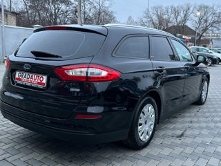 Ford Mondeo foto 6