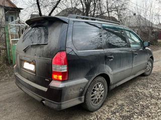 Mitsubishi Space Wagon foto 3