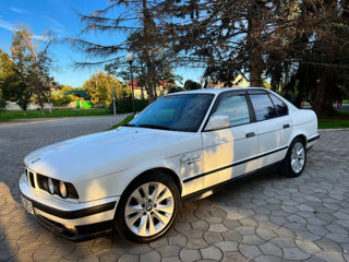 BMW 5 Series foto 14