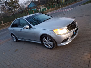 Mercedes C-Class foto 2