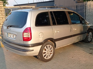 Opel Zafira foto 3