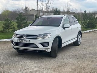 Volkswagen Touareg foto 1