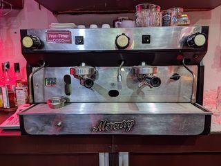 Vind apart de caffea  profesional mercury , este după deservire. foto 4