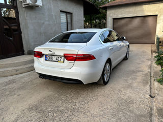 Jaguar XE foto 6