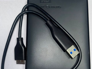Hard-disc cu cablu WD Elements - 390 lei