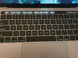 MacBook pro 2019 foto 3