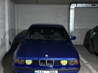 BMW 5 Series foto 10