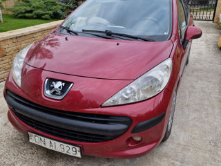 Peugeot 207 foto 2