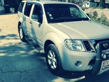 Nissan Pathfinder foto 1