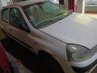 La piese renault Clio foto 3