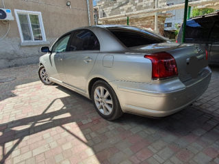 Toyota Avensis foto 3