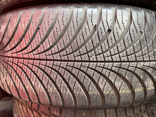 R17 225/60 GoodYear Vector 4 Seasons foto 2