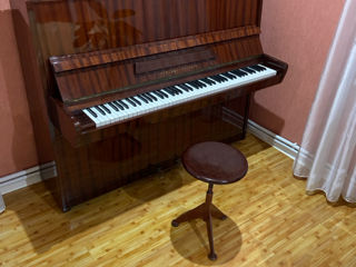 Пианино  « Красный Октябрь» в хорошем состоянии