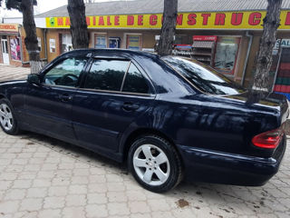 Mercedes E-Class foto 6