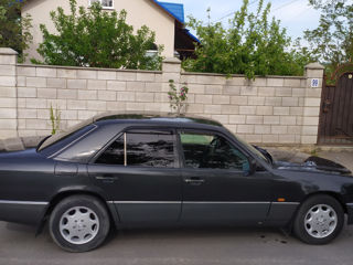 Mercedes Series (W124) foto 4