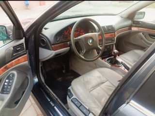 BMW 5 Series foto 7