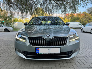 Skoda Superb foto 3