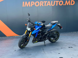 Suzuki GSX-S foto 1