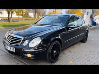 Mercedes E-Class foto 2