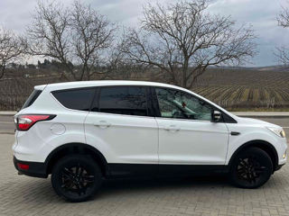 Ford Kuga foto 2