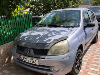 Renault Clio foto 1