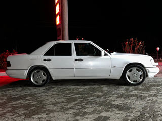 Mercedes Series (W124) foto 3