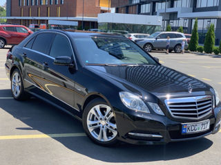 Mercedes E-Class foto 0